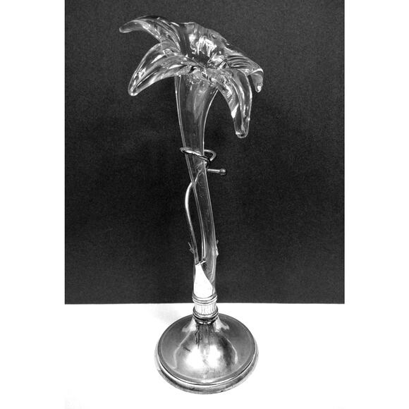 Vintage Oneida Hand Blown Art Glass on Silverplate Base Bud Vase 15" Amaryllis - Picture 5 of 9